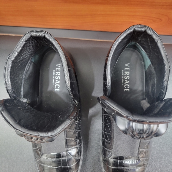 AUTHENTIC VERSACE - Picture 2 of 5